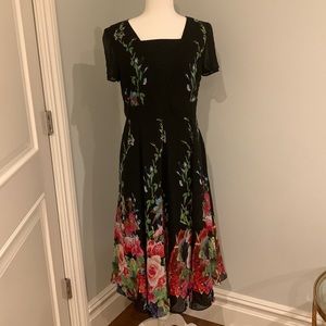 Floryday floral dress. Size M, sheer with lining, side zip.